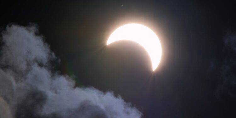 O lado oculto da Lua: o que a ciência realmente encontrou por lá?