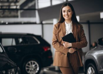 Descubra os 10 carros que lideram as vendas no Brasil em 2025 com números oficiais e análise completa. Fiat Strada domina com 58.824 unidades, seguida por VW Polo e Fiat Argo. Veja o ranking completo, tecnologias e tendências que definem o mercado automotivo brasileiro atual.